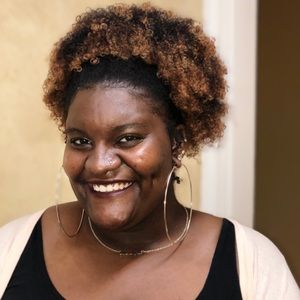 Meet your Posher, Alyncia